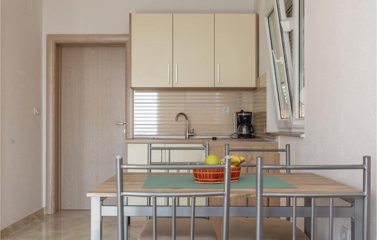Amazing Apartment In Krvavica With Wifi Extérieur photo